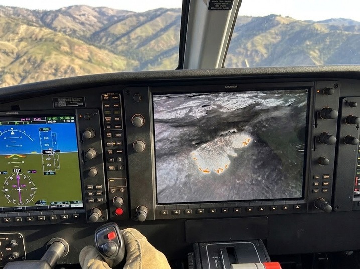SPC Dual thermal fire imagery displayed in an aircraft cockpit